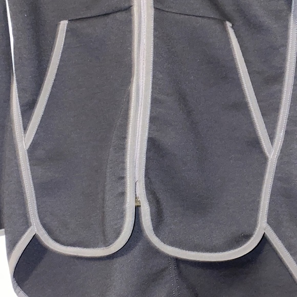 North Face tech jacket - Picture 2 of 4